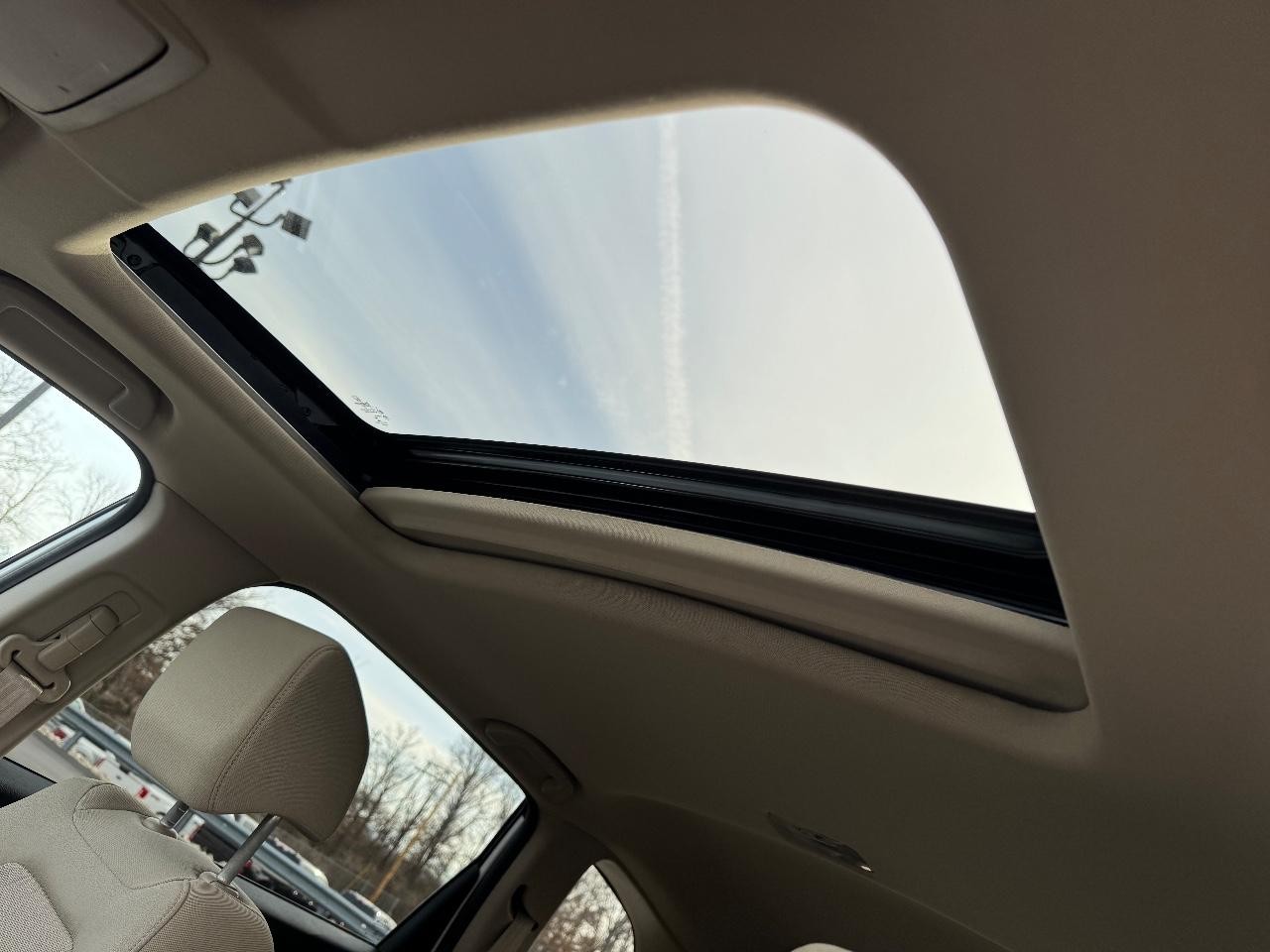 Honda CR-V Vehicle Full-screen Gallery Image 44