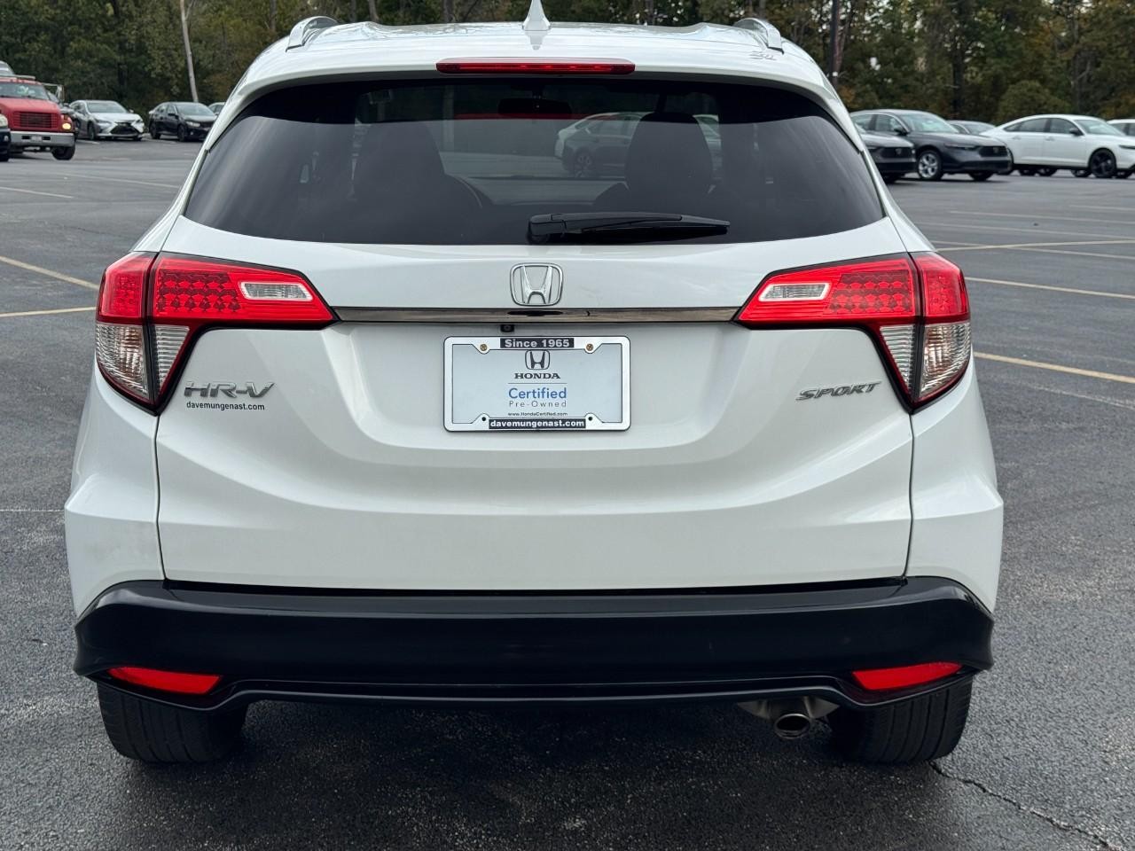 Honda HR-V Vehicle Full-screen Gallery Image 05