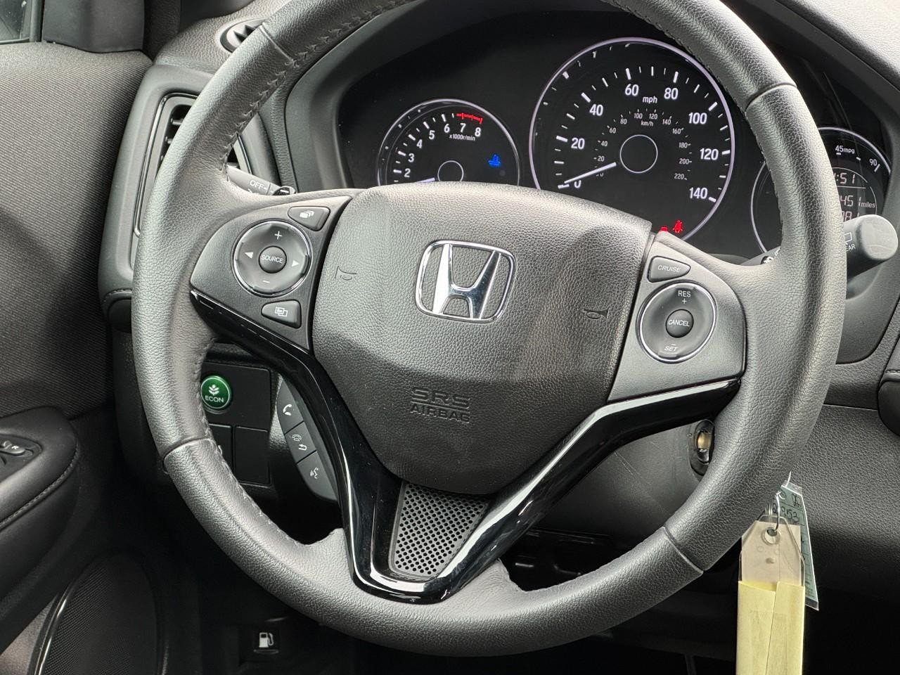 Honda HR-V Vehicle Full-screen Gallery Image 12