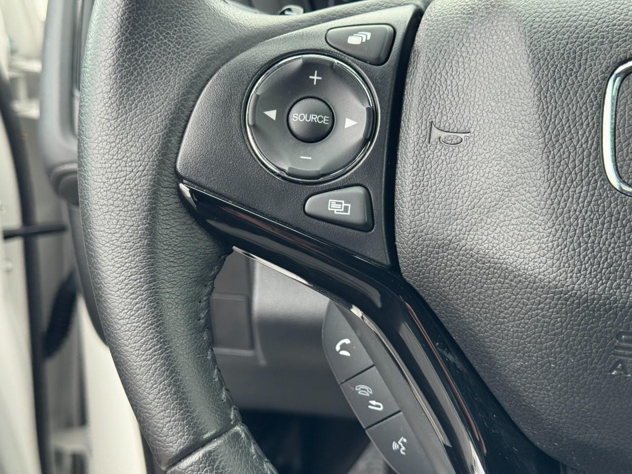 Honda HR-V Vehicle Full-screen Gallery Image 17