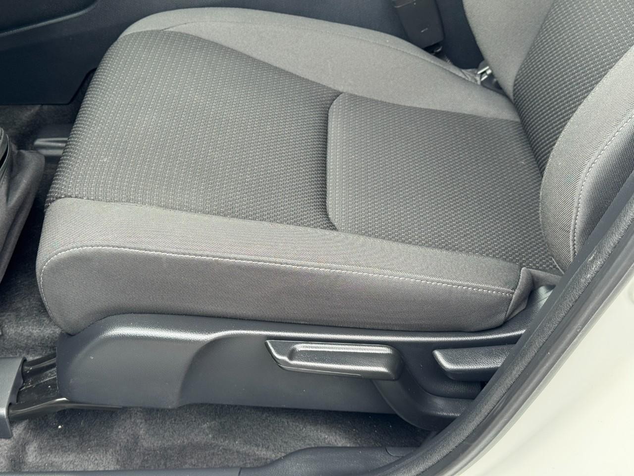 Honda HR-V Vehicle Full-screen Gallery Image 22