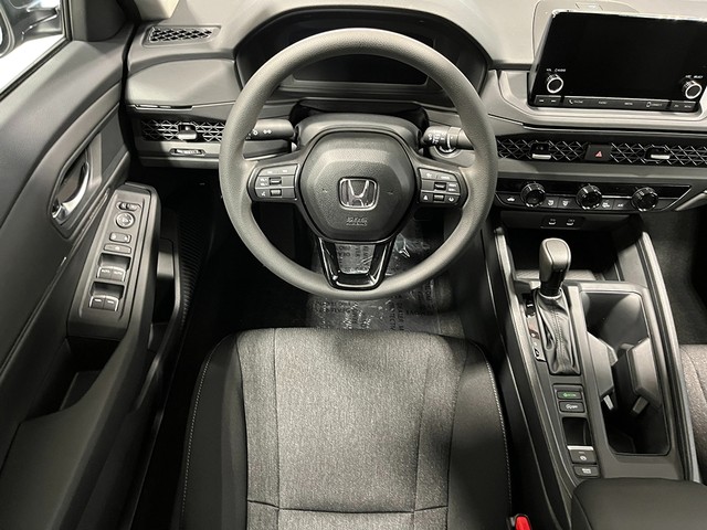 Honda Accord Sedan Vehicle Full-screen Gallery Image 16