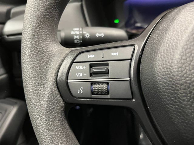 Honda Accord Sedan Vehicle Full-screen Gallery Image 17