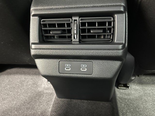 Honda Accord Sedan Vehicle Full-screen Gallery Image 24