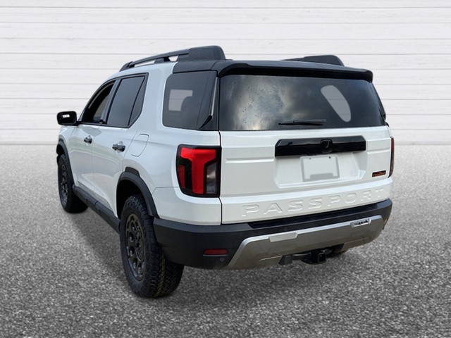 Honda Passport Vehicle Full-screen Gallery Image 03
