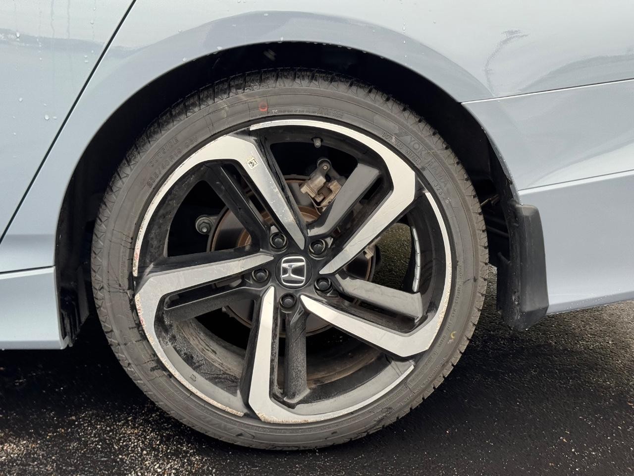 Honda Accord Sedan Vehicle Full-screen Gallery Image 07