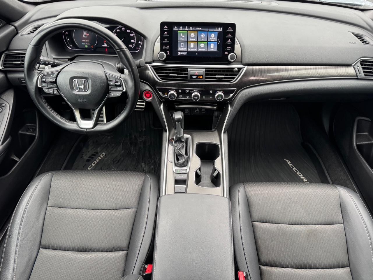 Honda Accord Sedan Vehicle Full-screen Gallery Image 11