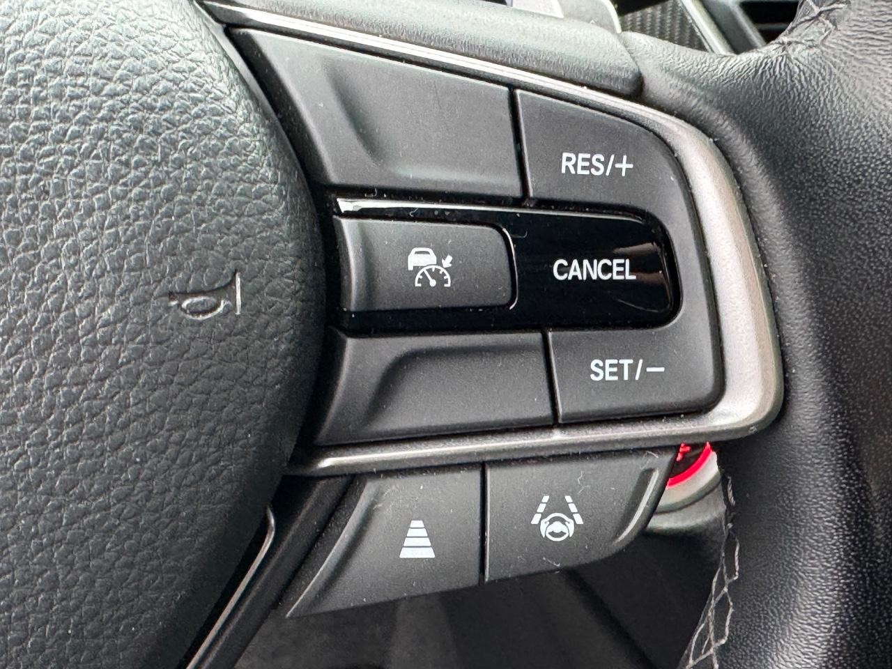 Honda Accord Sedan Vehicle Full-screen Gallery Image 21