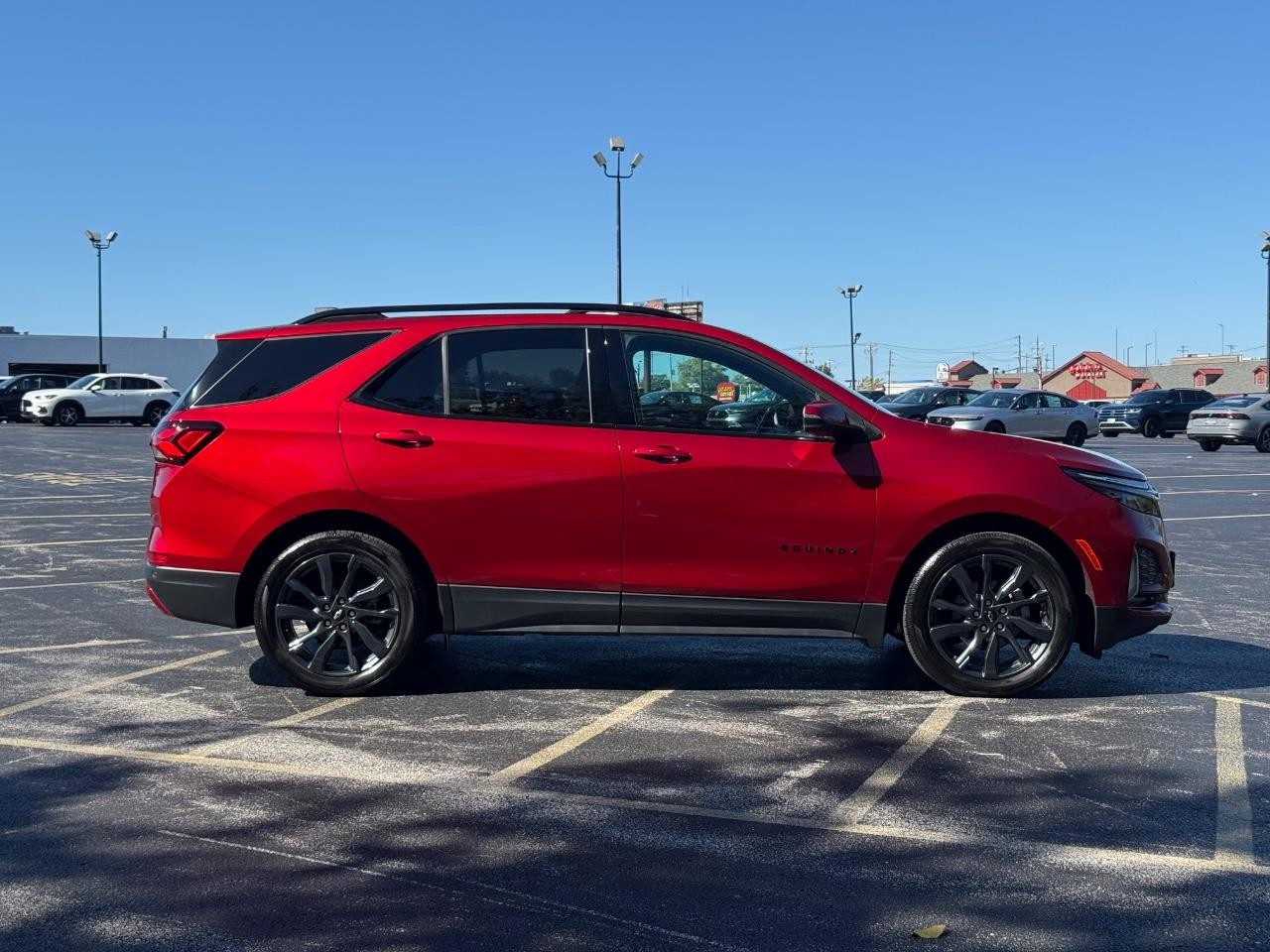 Chevrolet Equinox Vehicle Full-screen Gallery Image 02