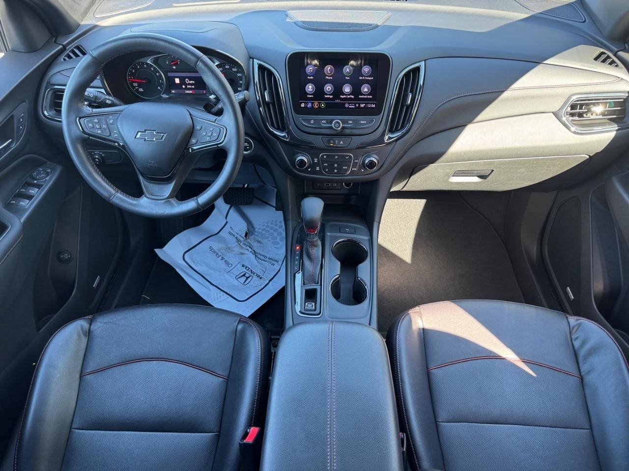 Chevrolet Equinox Vehicle Full-screen Gallery Image 11