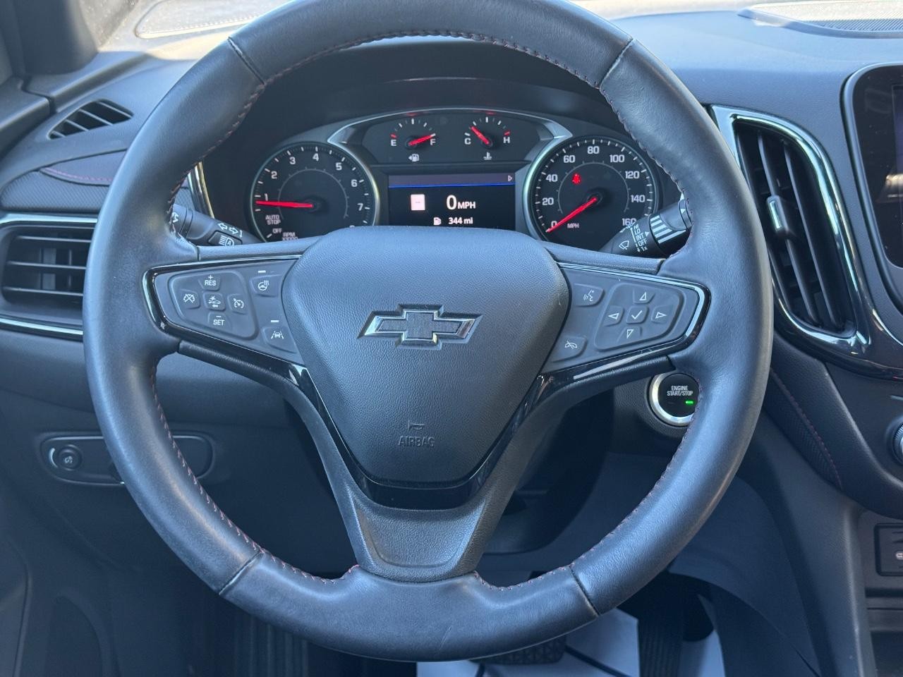 Chevrolet Equinox Vehicle Full-screen Gallery Image 12