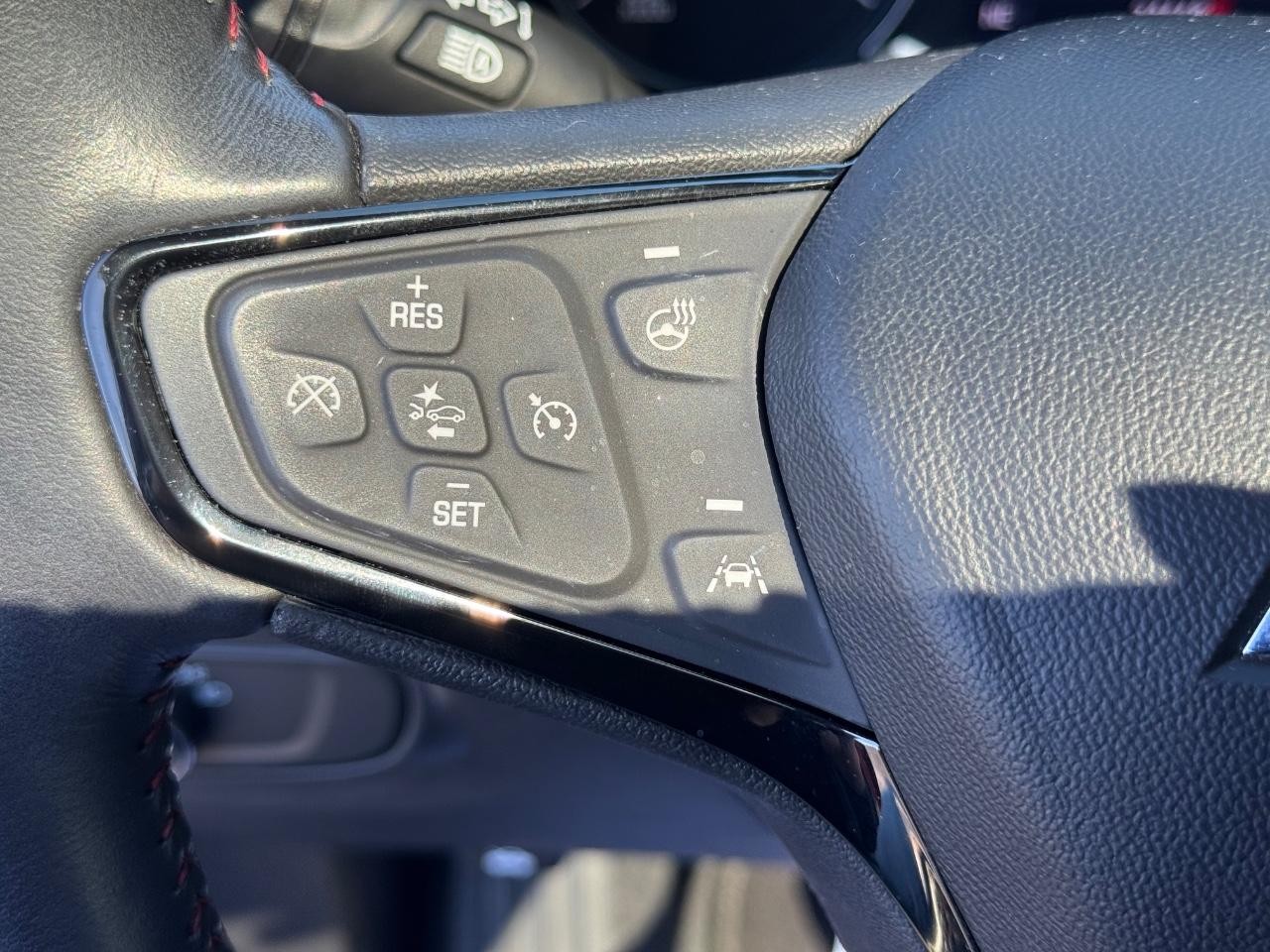 Chevrolet Equinox Vehicle Full-screen Gallery Image 21