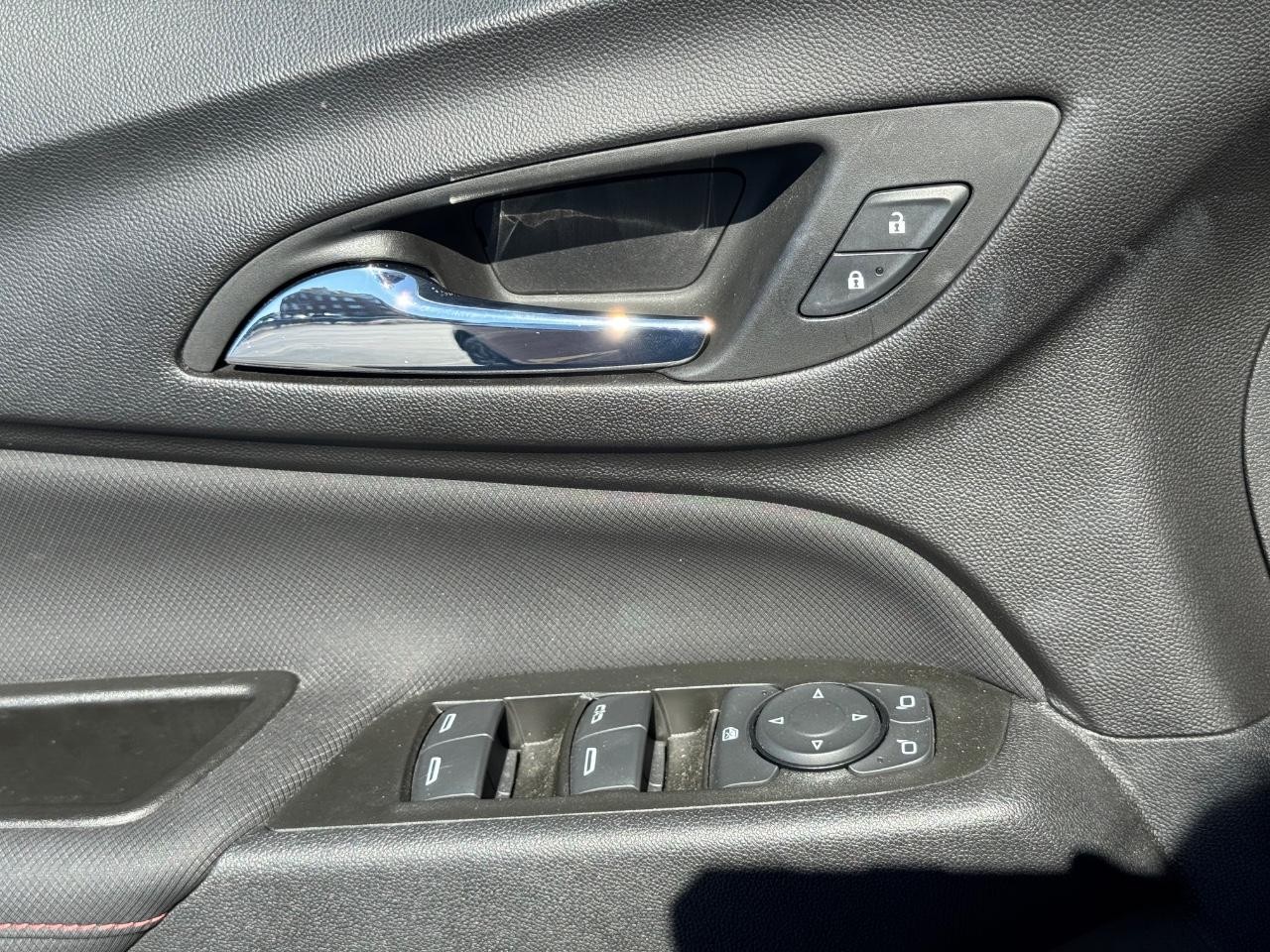 Chevrolet Equinox Vehicle Full-screen Gallery Image 26