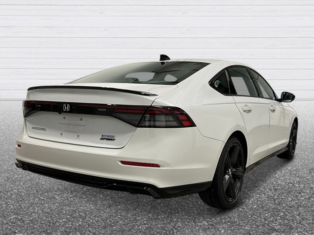 Honda Accord Hybrid Vehicle Full-screen Gallery Image 07