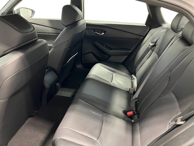 Honda Accord Hybrid Vehicle Full-screen Gallery Image 27