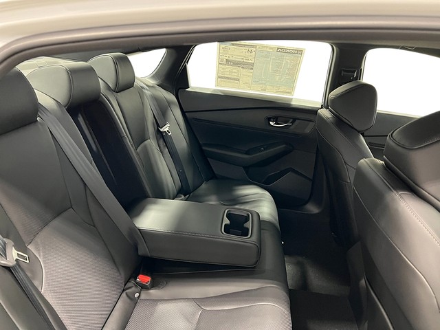 Honda Accord Hybrid Vehicle Full-screen Gallery Image 28