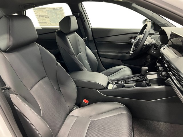 Honda Accord Hybrid Vehicle Full-screen Gallery Image 29