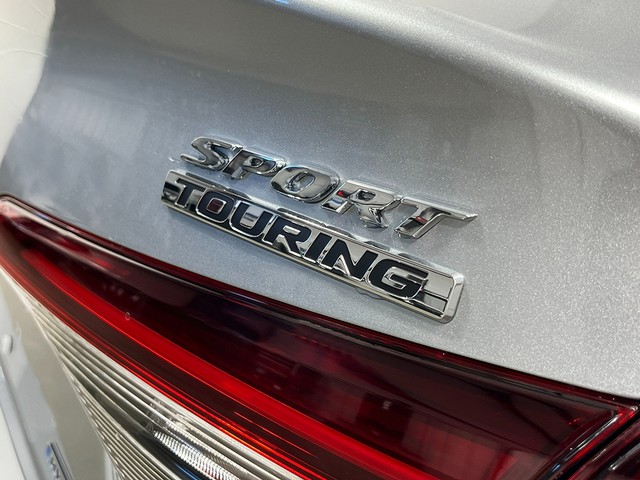 Honda Civic Sedan Hybrid Vehicle Full-screen Gallery Image 06