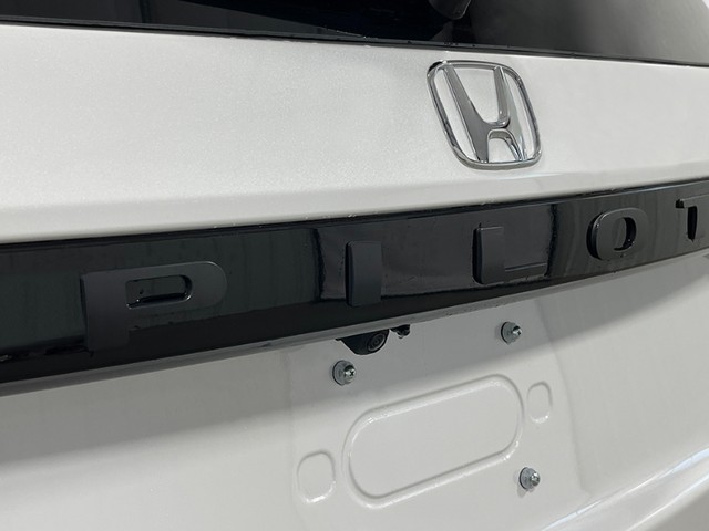 Honda Pilot Vehicle Full-screen Gallery Image 06