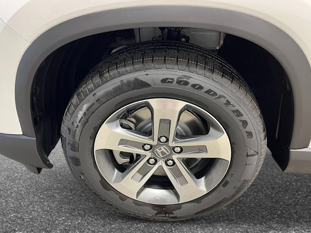 Honda Pilot Vehicle Full-screen Gallery Image 11