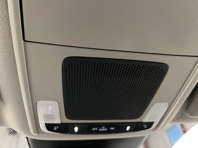 Honda Pilot Vehicle Full-screen Gallery Image 27