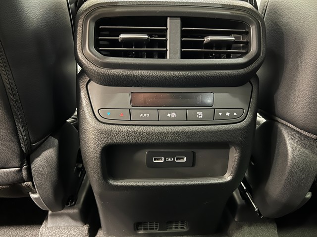 Honda Pilot Vehicle Full-screen Gallery Image 30