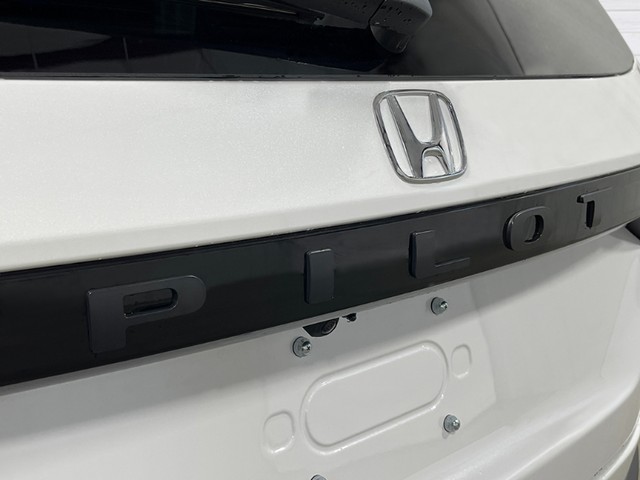 Honda Pilot Vehicle Full-screen Gallery Image 06