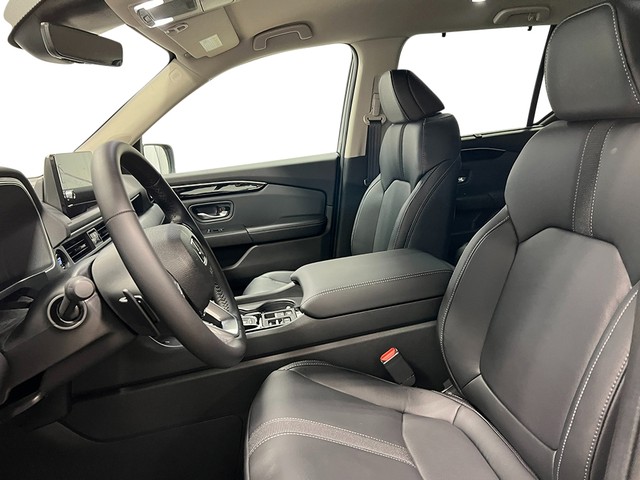 Honda Pilot Vehicle Full-screen Gallery Image 13