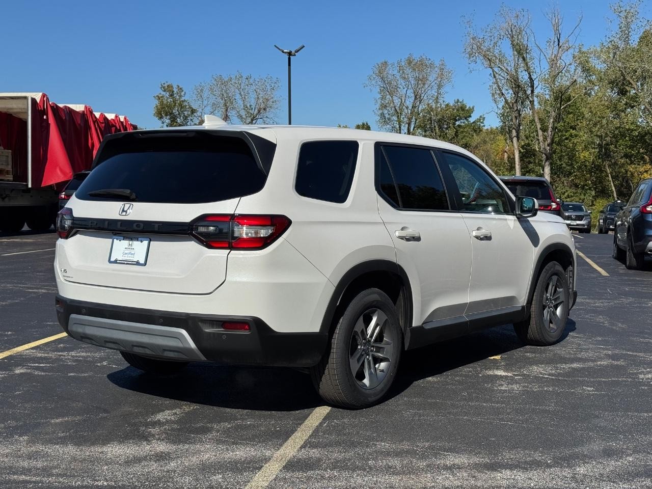 Honda Pilot Vehicle Full-screen Gallery Image 03