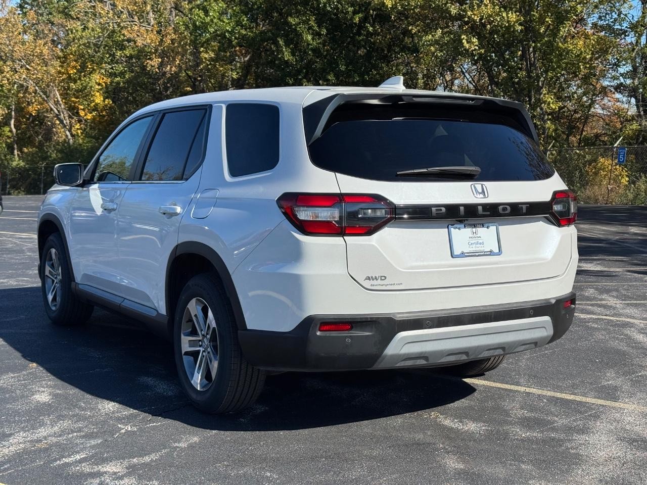 Honda Pilot Vehicle Full-screen Gallery Image 06