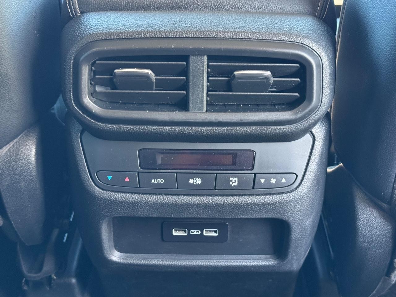 Honda Pilot Vehicle Full-screen Gallery Image 17