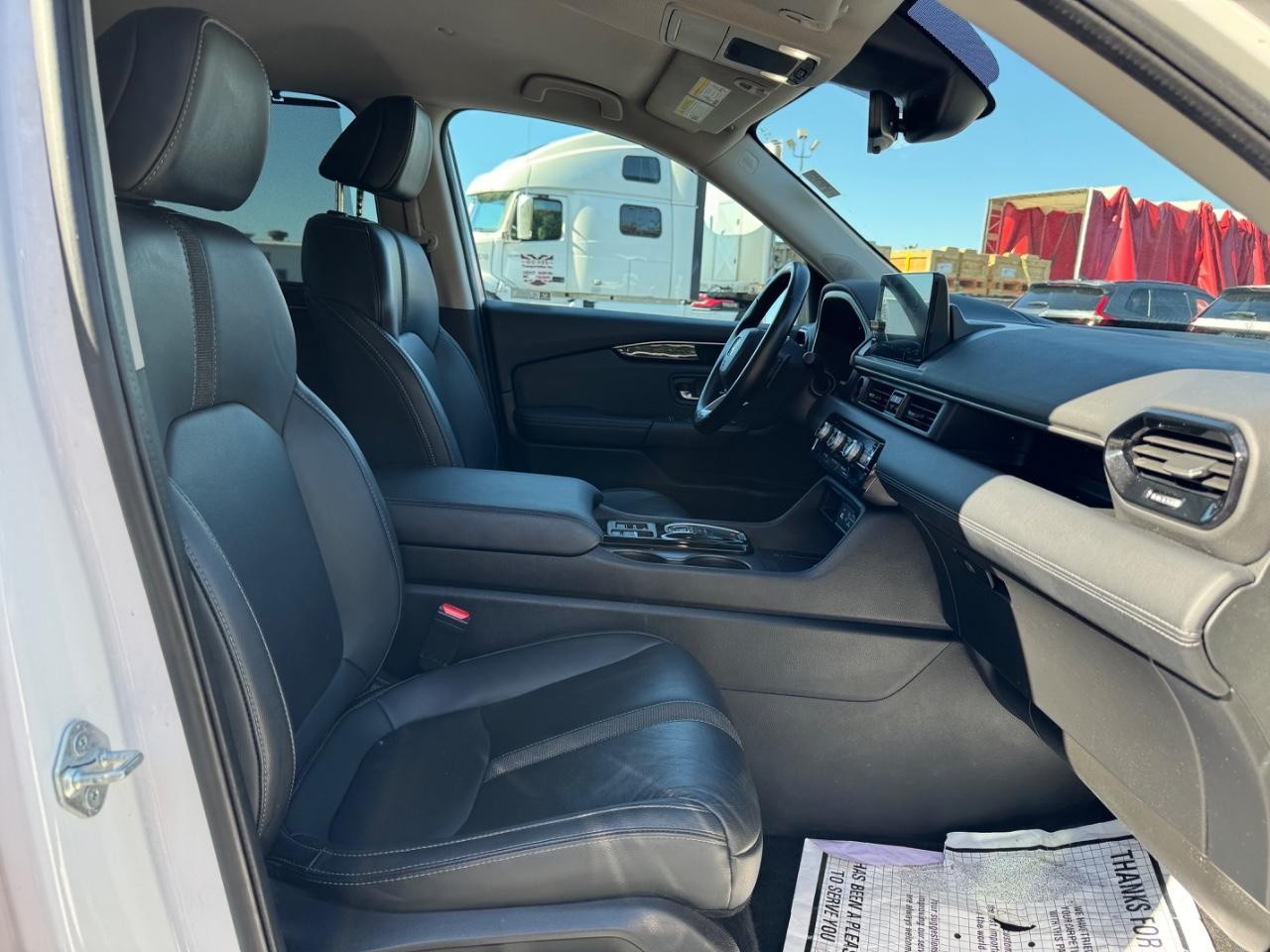 Honda Pilot Vehicle Full-screen Gallery Image 18