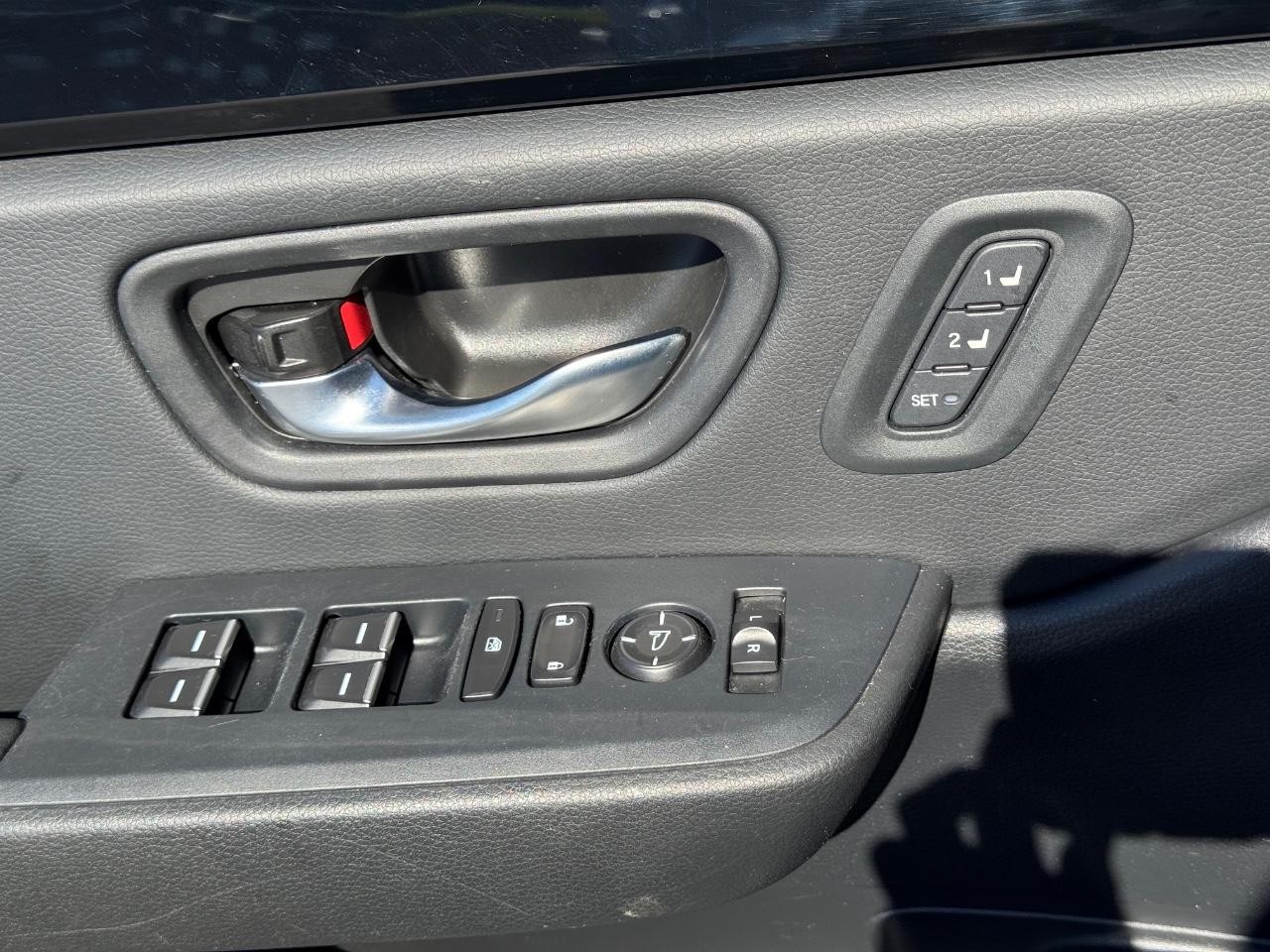 Honda Pilot Vehicle Full-screen Gallery Image 25