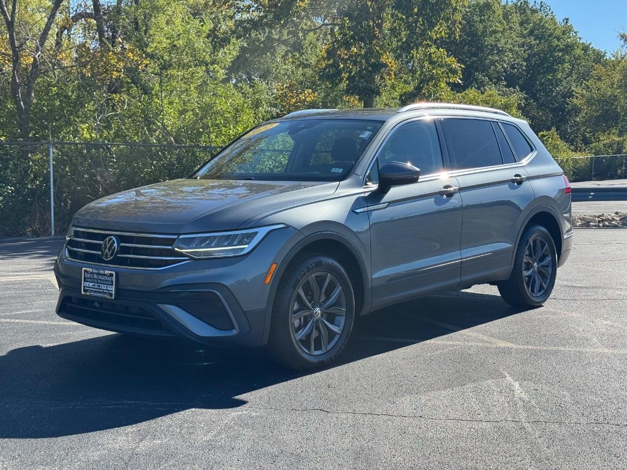 Volkswagen Tiguan Vehicle Full-screen Gallery Image 08