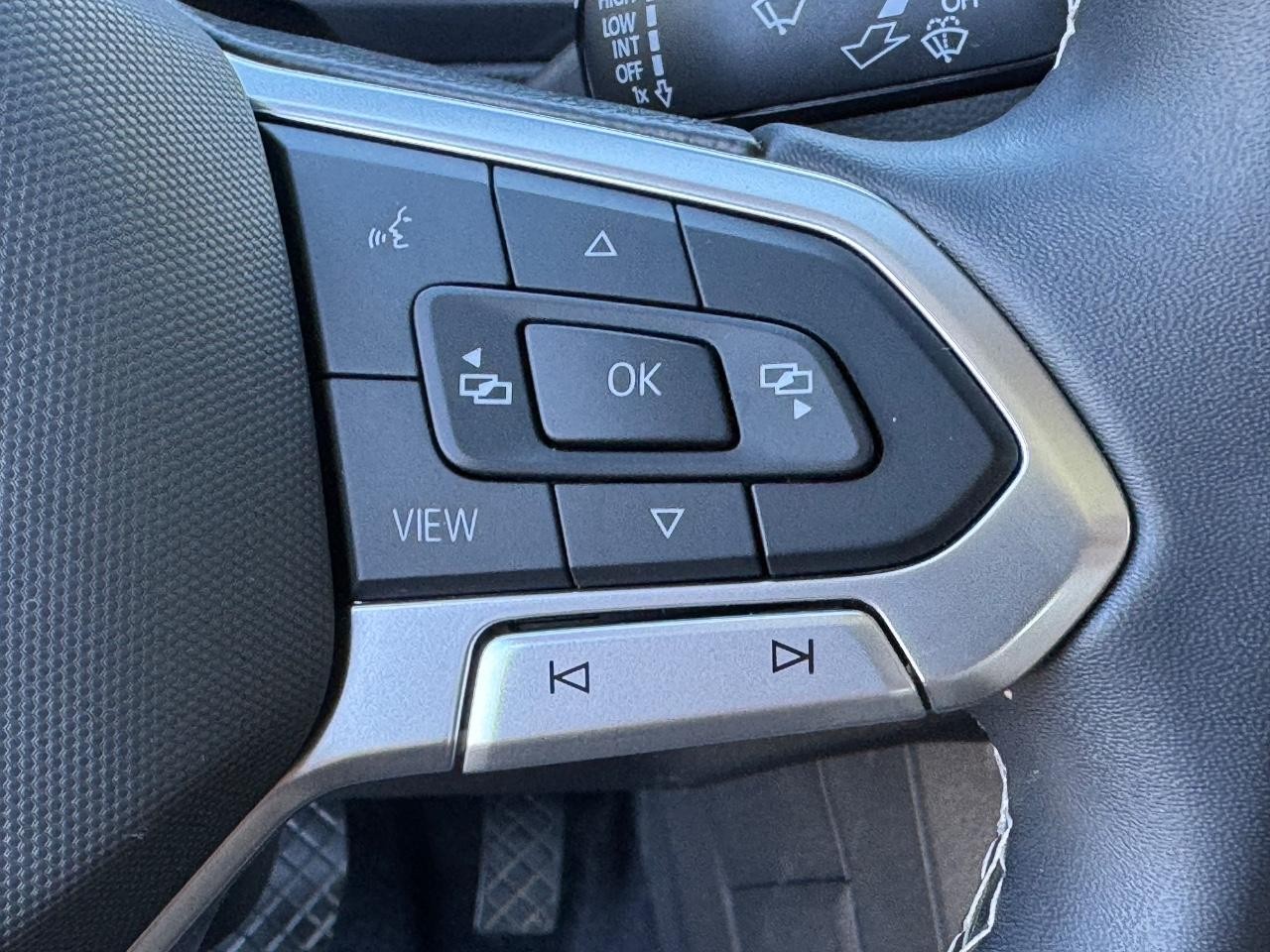 Volkswagen Tiguan Vehicle Full-screen Gallery Image 22