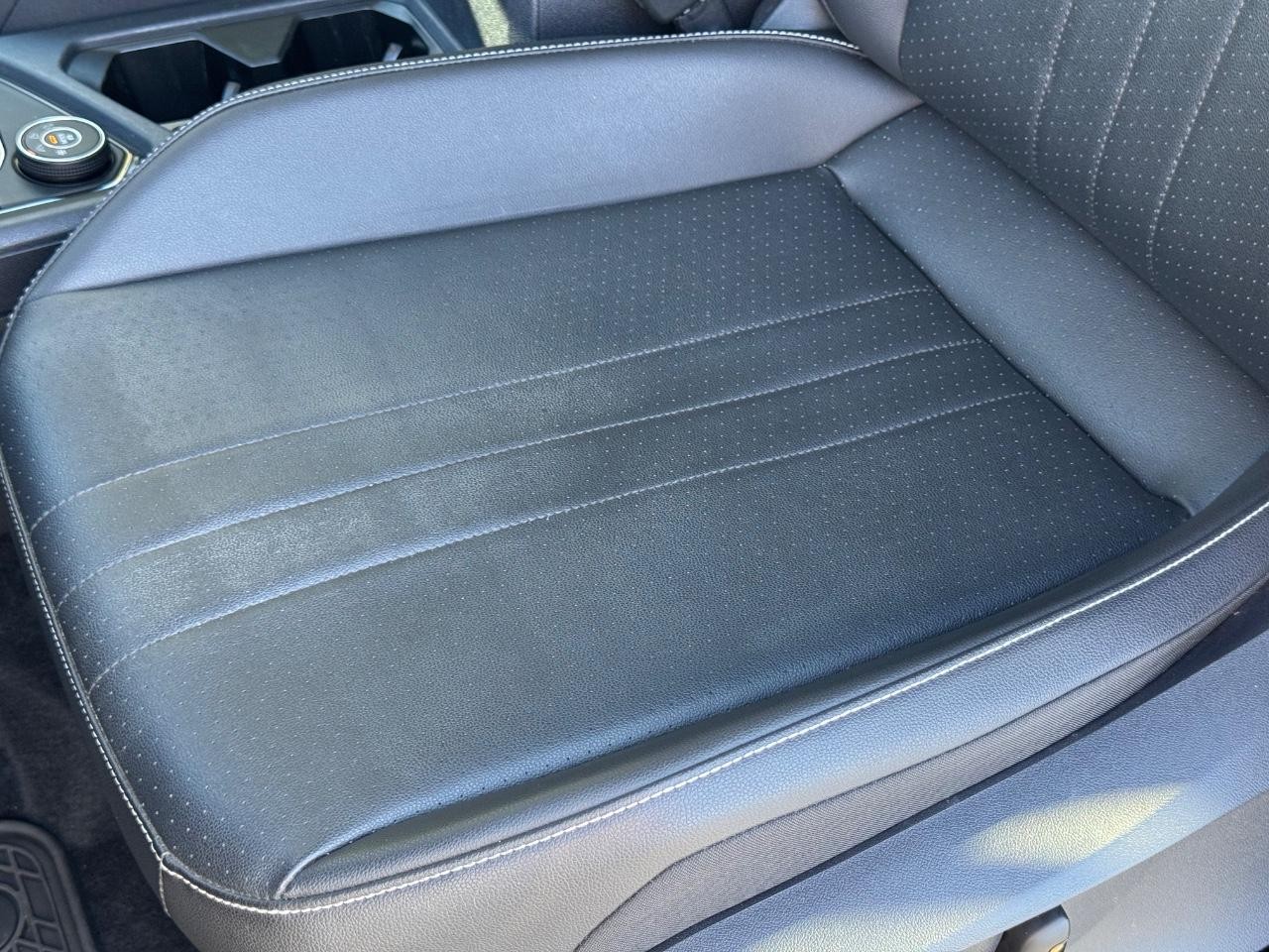 Volkswagen Tiguan Vehicle Full-screen Gallery Image 26