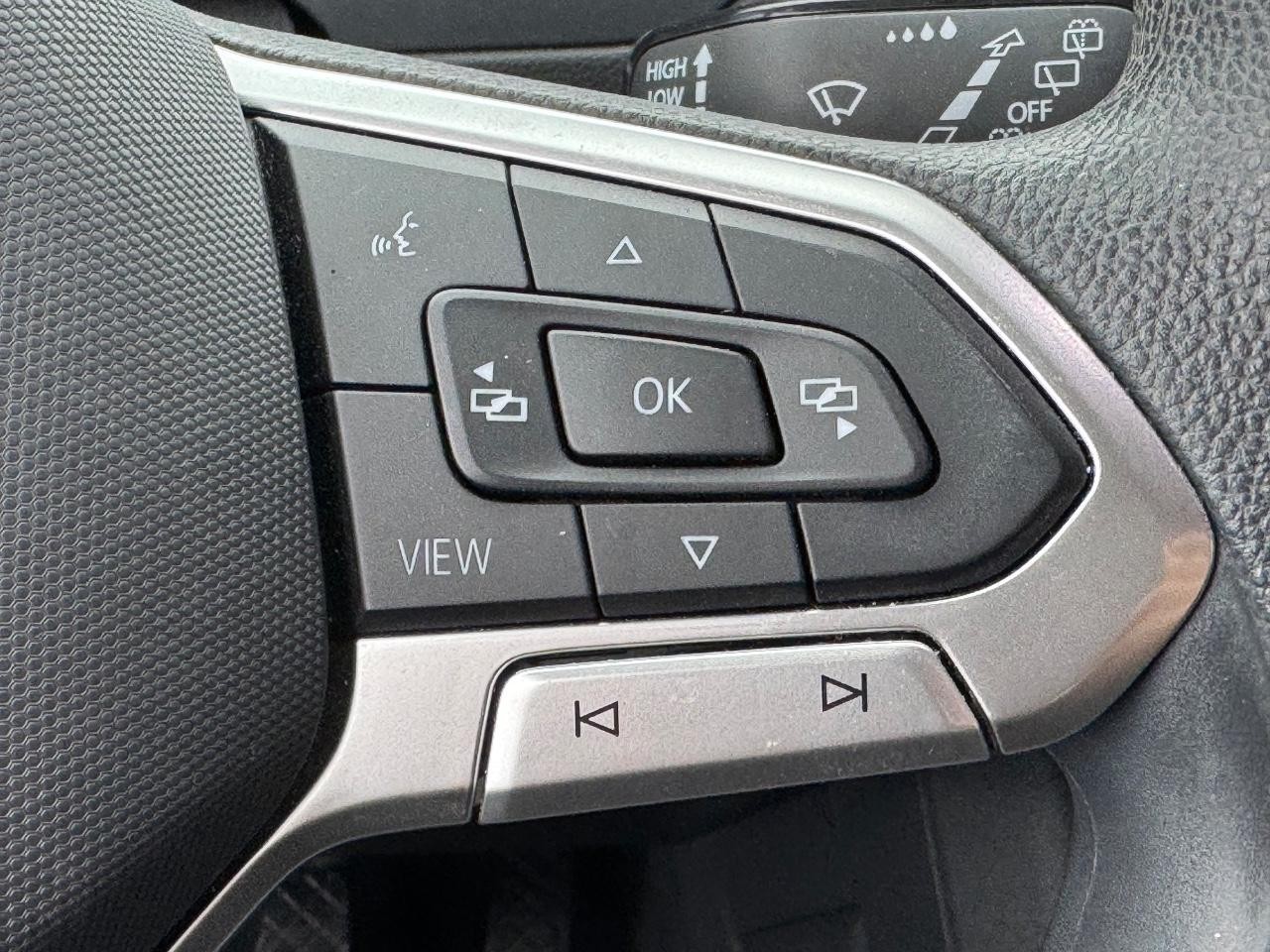 Volkswagen Tiguan Vehicle Full-screen Gallery Image 21