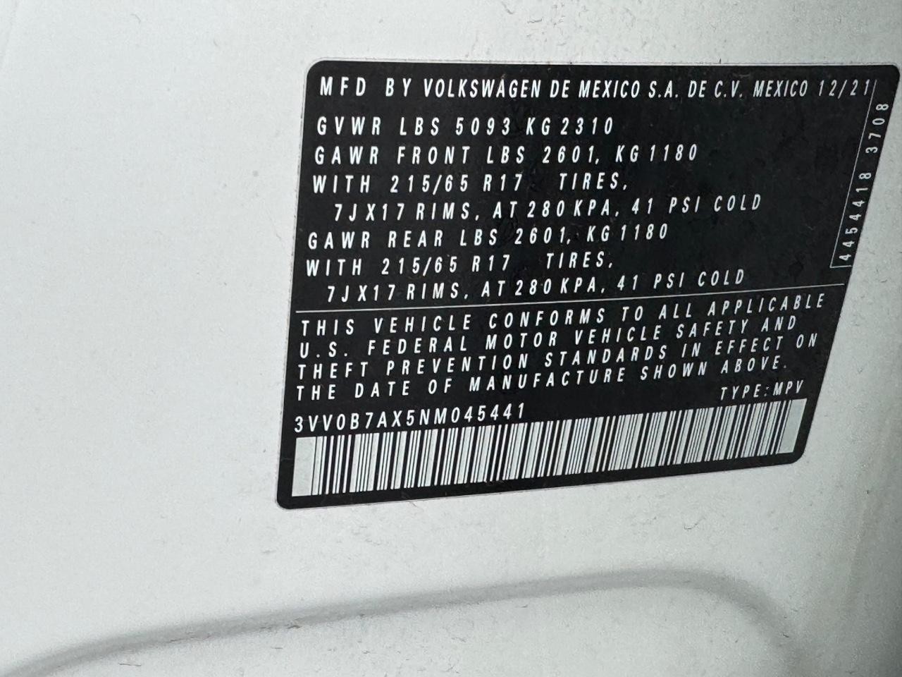 Volkswagen Tiguan Vehicle Full-screen Gallery Image 26