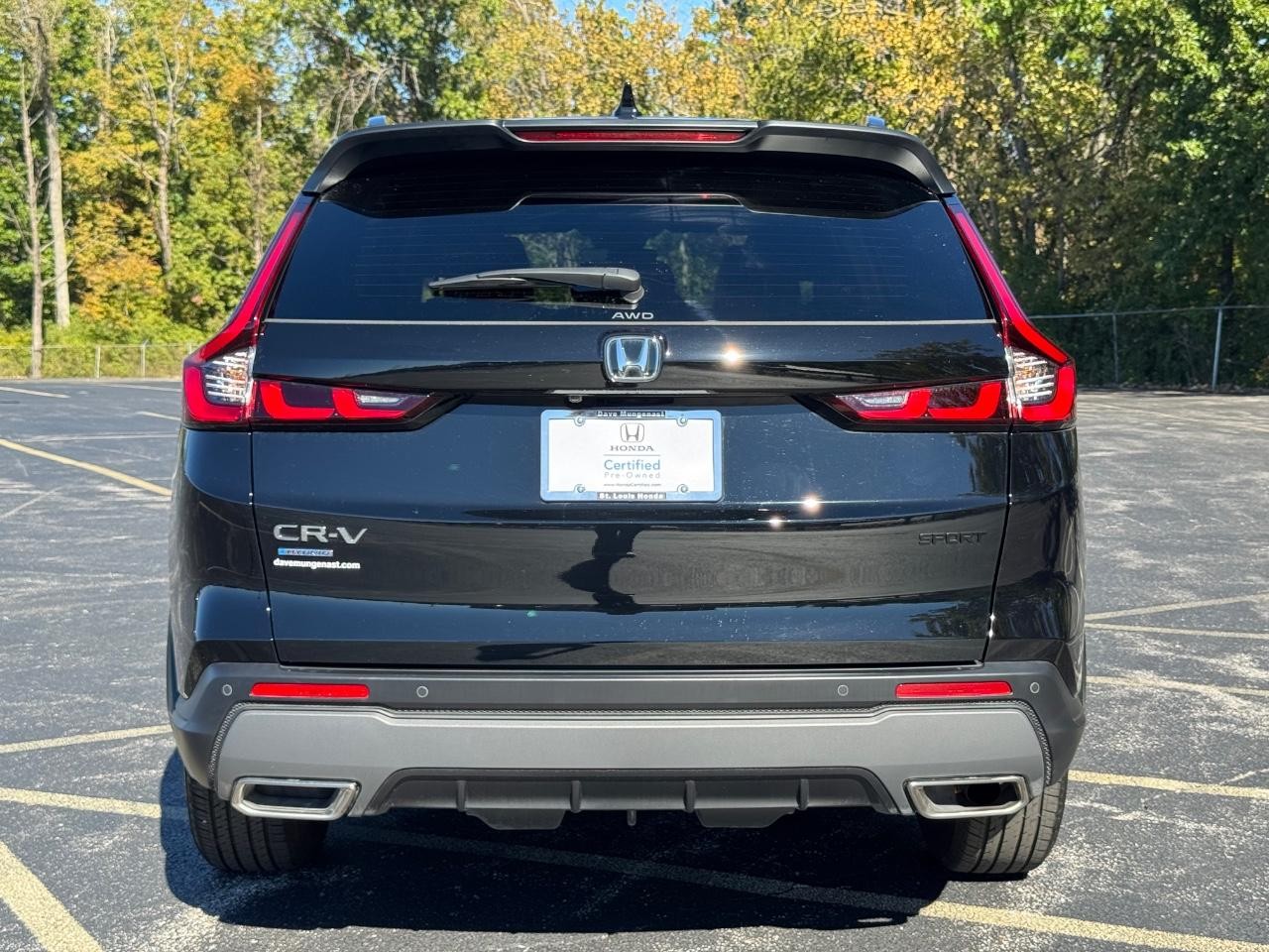 Honda CR-V Hybrid Vehicle Full-screen Gallery Image 05