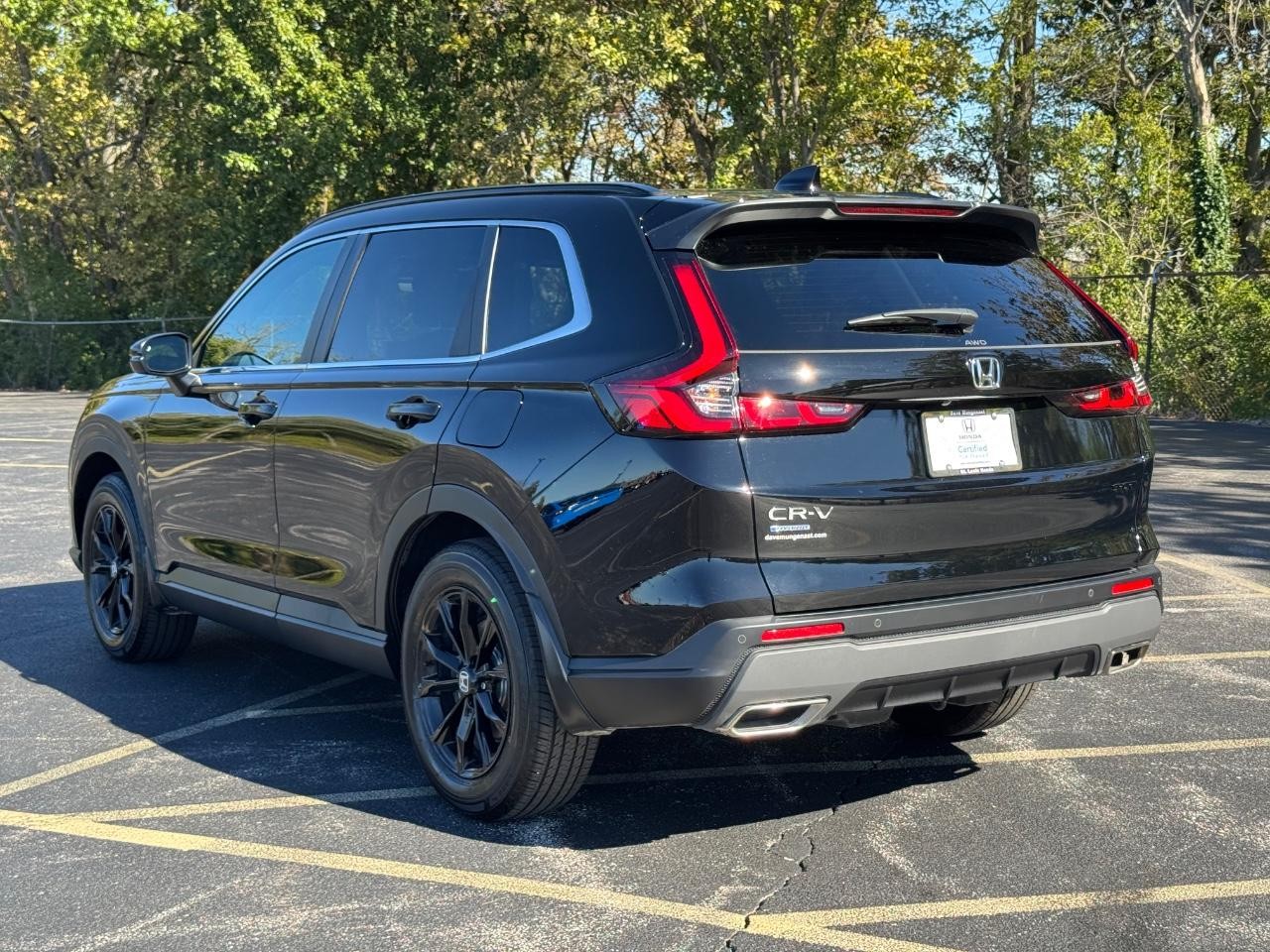 Honda CR-V Hybrid Vehicle Full-screen Gallery Image 06