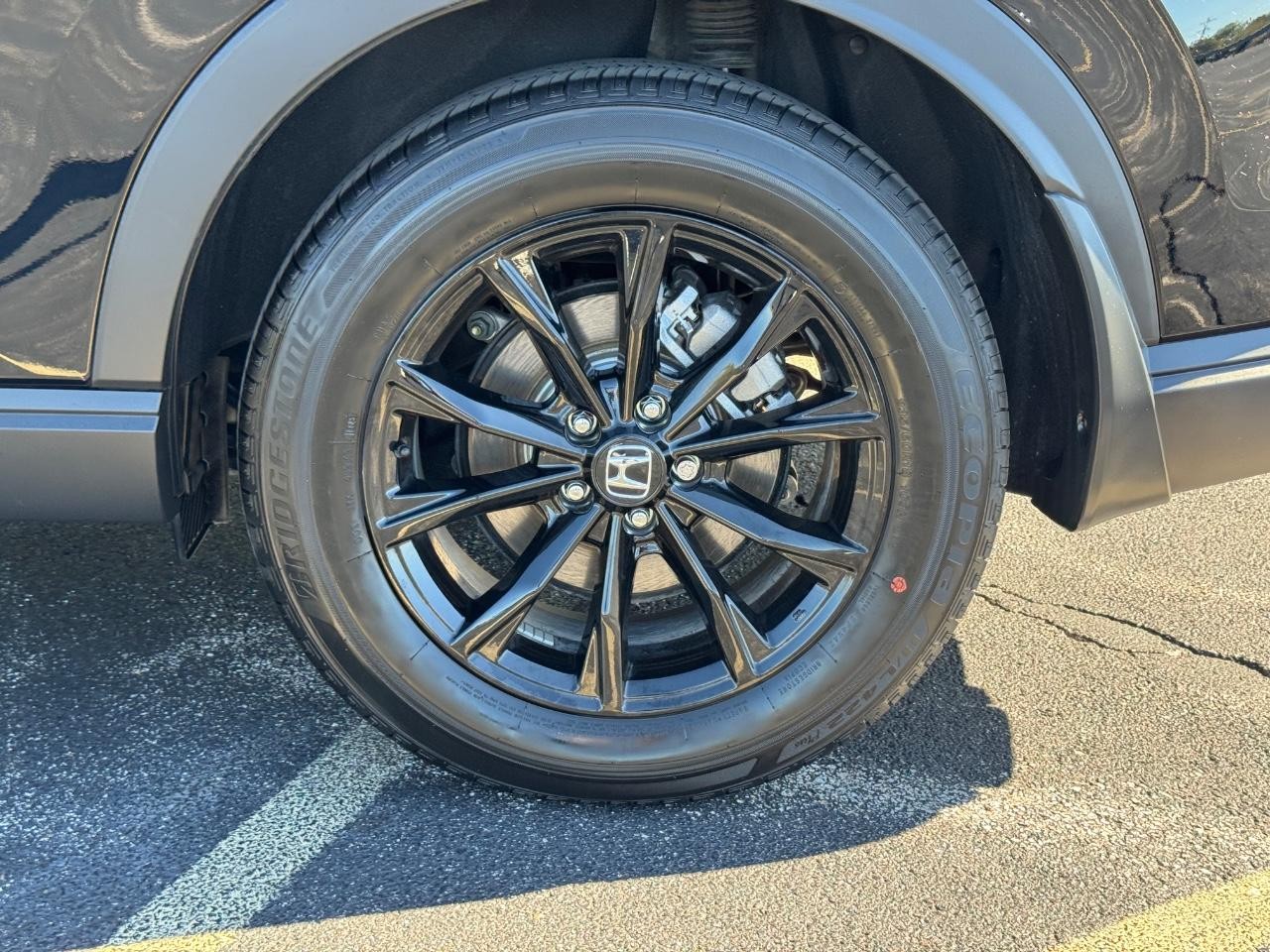 Honda CR-V Hybrid Vehicle Full-screen Gallery Image 07