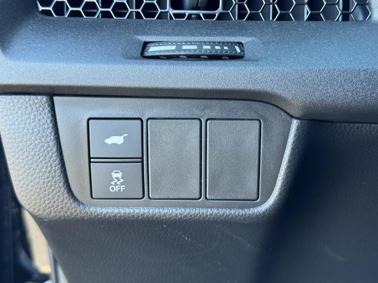 Honda CR-V Hybrid Vehicle Full-screen Gallery Image 23