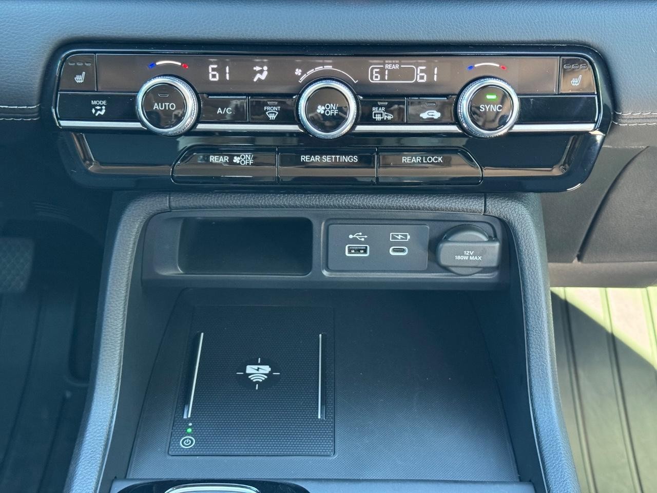 Honda Pilot Vehicle Full-screen Gallery Image 15