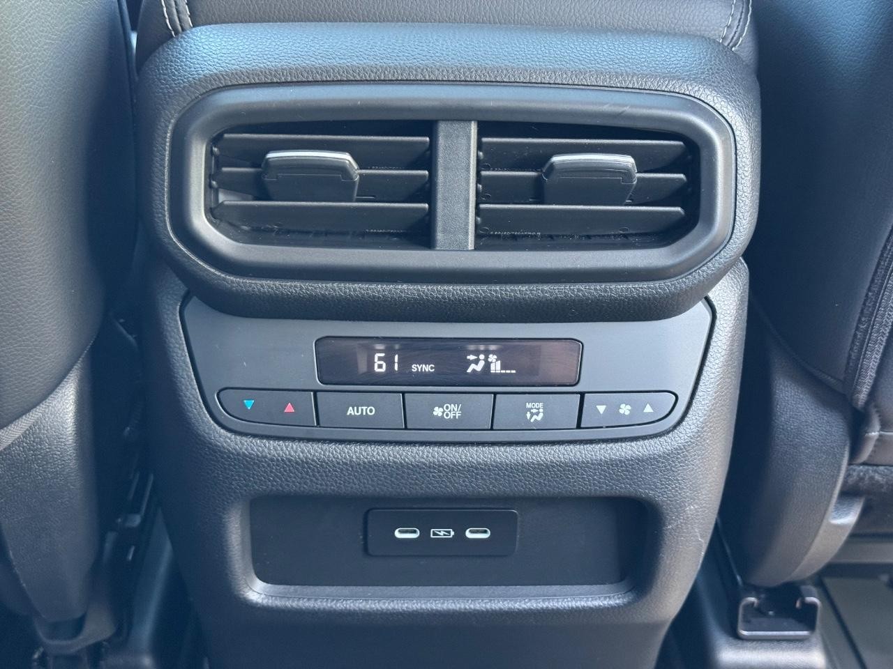 Honda Pilot Vehicle Full-screen Gallery Image 17