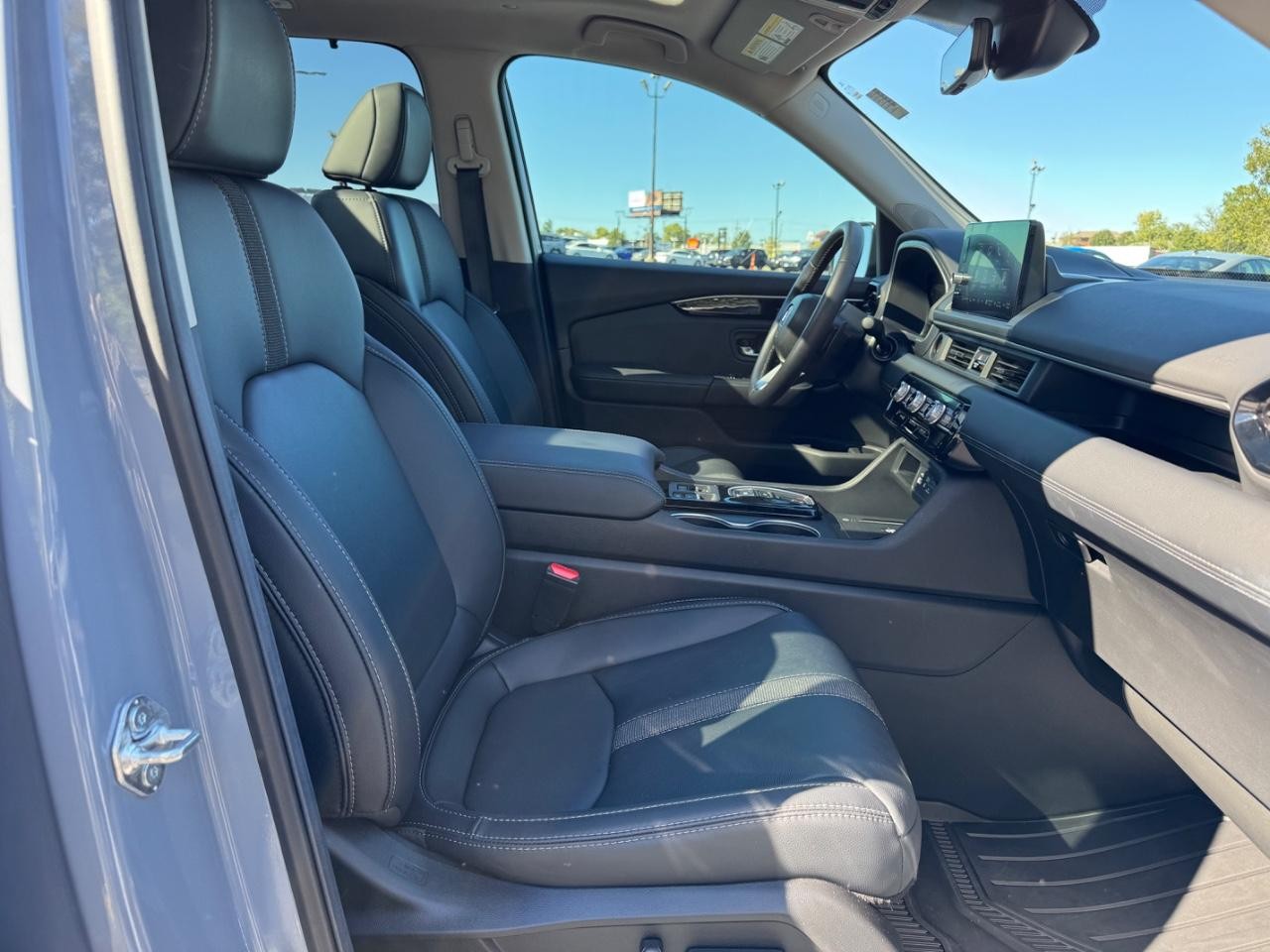 Honda Pilot Vehicle Full-screen Gallery Image 18