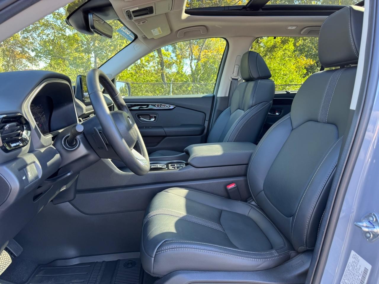 Honda Pilot Vehicle Full-screen Gallery Image 19