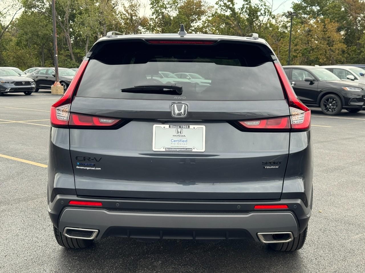 Honda CR-V Hybrid Vehicle Full-screen Gallery Image 05