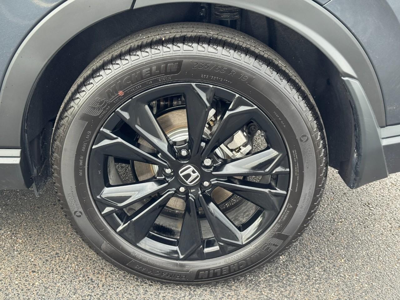 Honda CR-V Hybrid Vehicle Full-screen Gallery Image 07