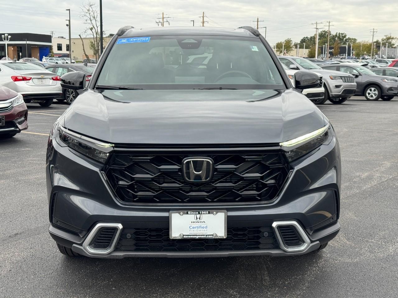 Honda CR-V Hybrid Vehicle Full-screen Gallery Image 09