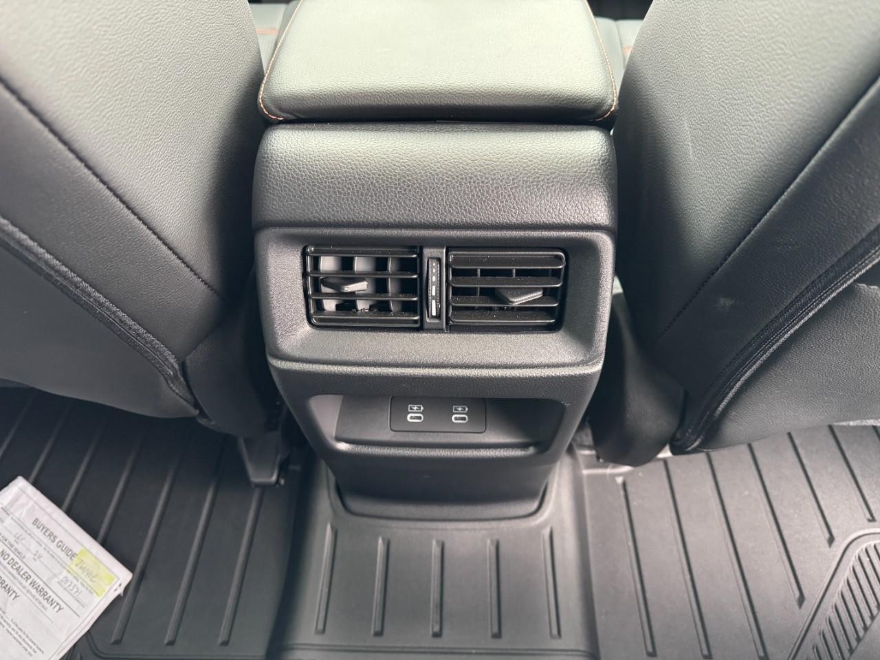 Honda CR-V Hybrid Vehicle Full-screen Gallery Image 15